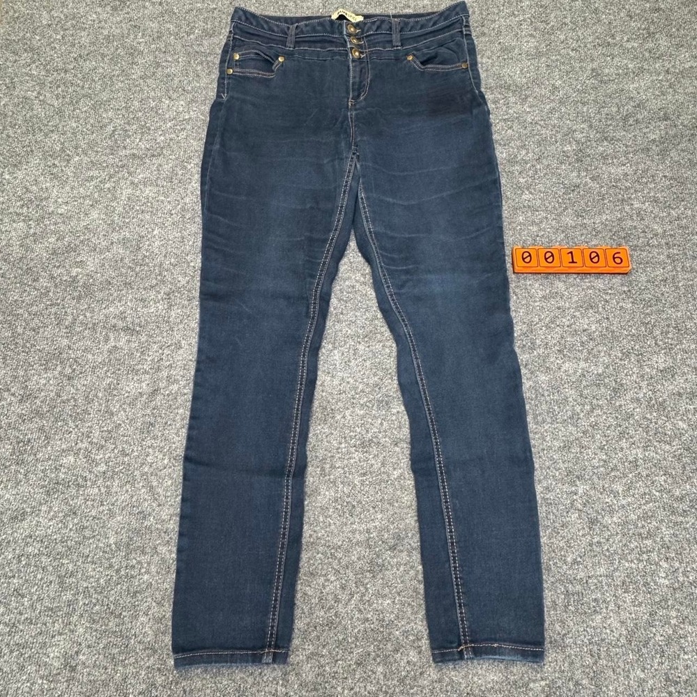 Blue Spice High Waisted Navy blue skinny jeans with a flattering fit. Size 13.